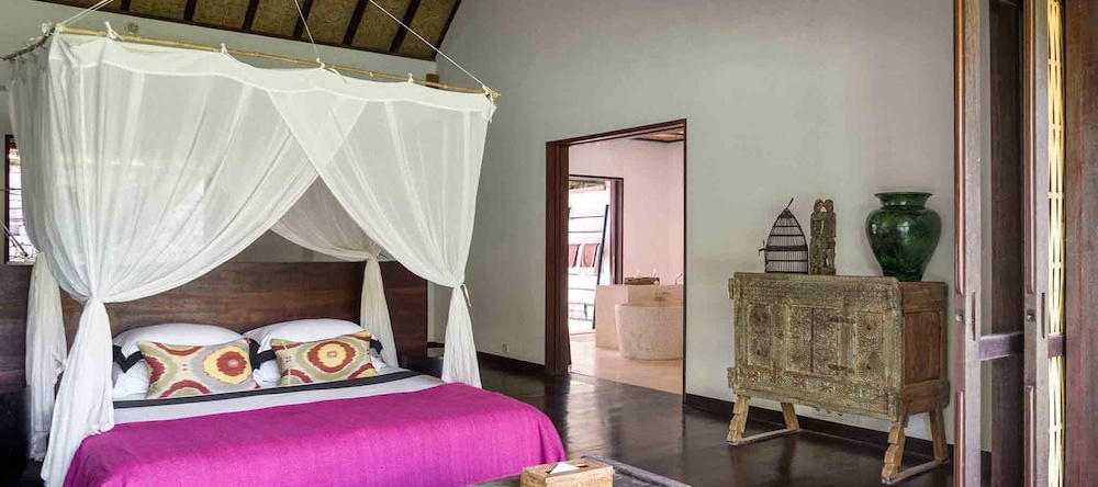 Sira Beach House, Pemenang — photo 1