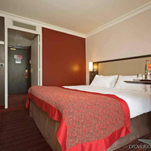 Hotel Mercure Saint Quentin En Yvelines Centre, Монтиньи ле Бретоне — фото 2