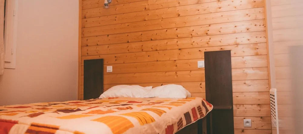 Attractive Chalet on a Hill in Monclar-de-quercy, 凯尔西地区蒙克拉尔 — 照片 1