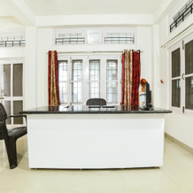 OYO 46619 6th Avenue, 迪布鲁格尔 — 照片 4