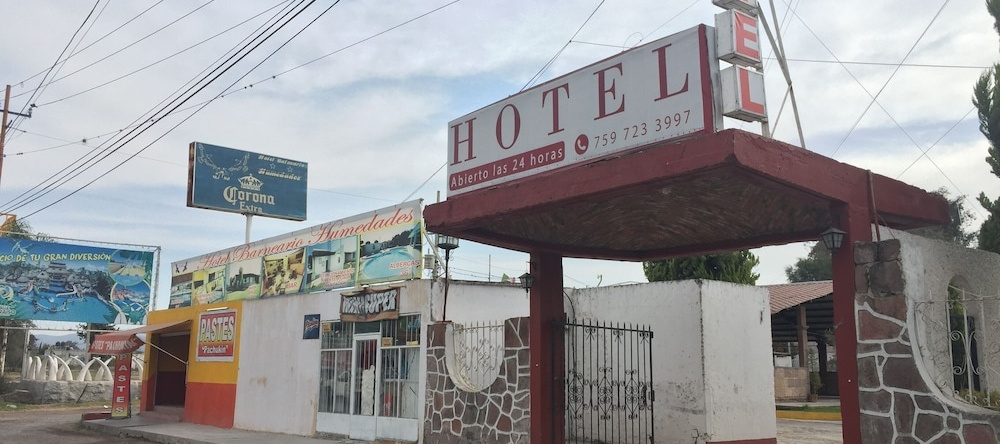 OYO Hotel Balneario Humeades, 伊斯米基尔潘 — 照片 1