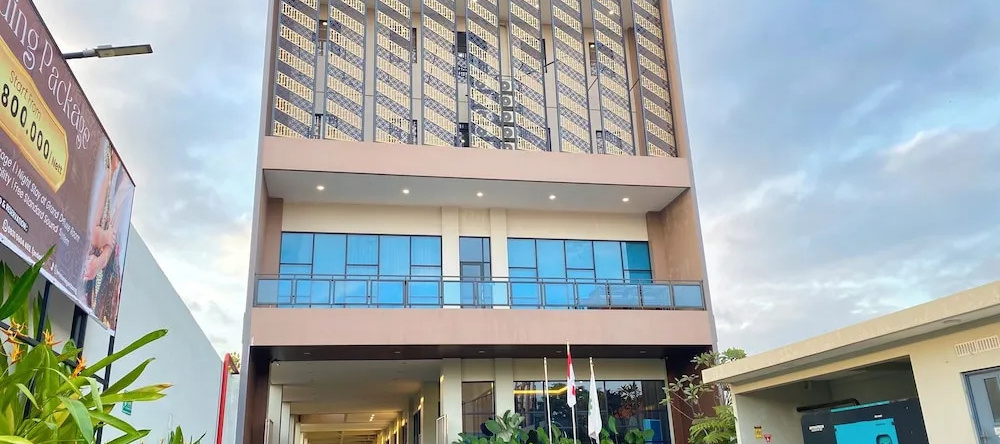 Front One Hotel Gombong, Кебумен — фото 1