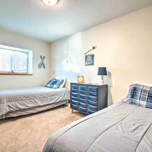 Fire Pit & Bay Views: North Bend Home!, Норт-Бенд — фото 5