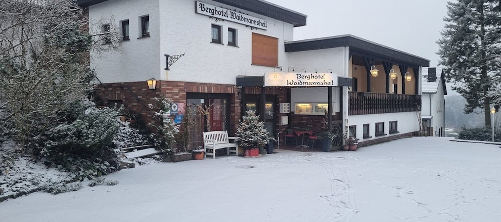 Berghotel Waidmannsheil, Баттенберг — фото 1