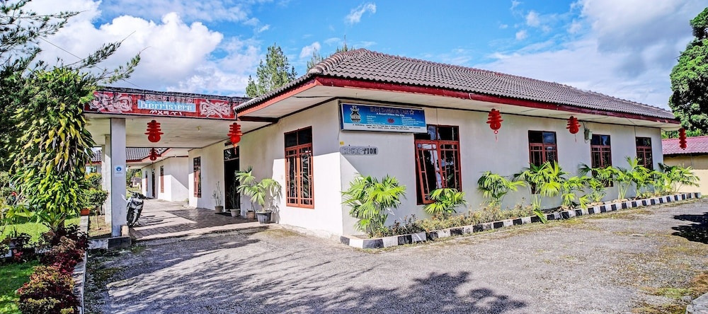 Capital O 92214 Beristera Hotel, 西迪卡朗 — 照片 1
