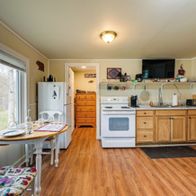 Shared Hot Tub & Fire Pit: Tranquil Whittier Gem!, Уитиер — фото 5