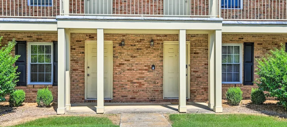Auburn Condo w/ 2 Pools < 2 Mi to University!, Auburn — photo 1
