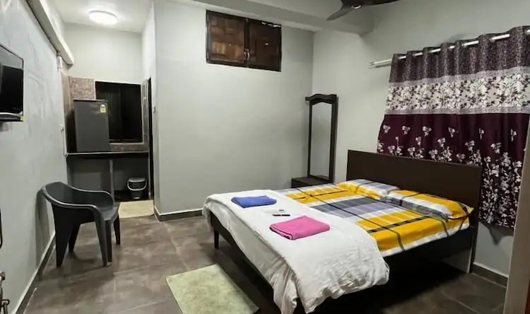 Crown hotel, Murud — photo 1