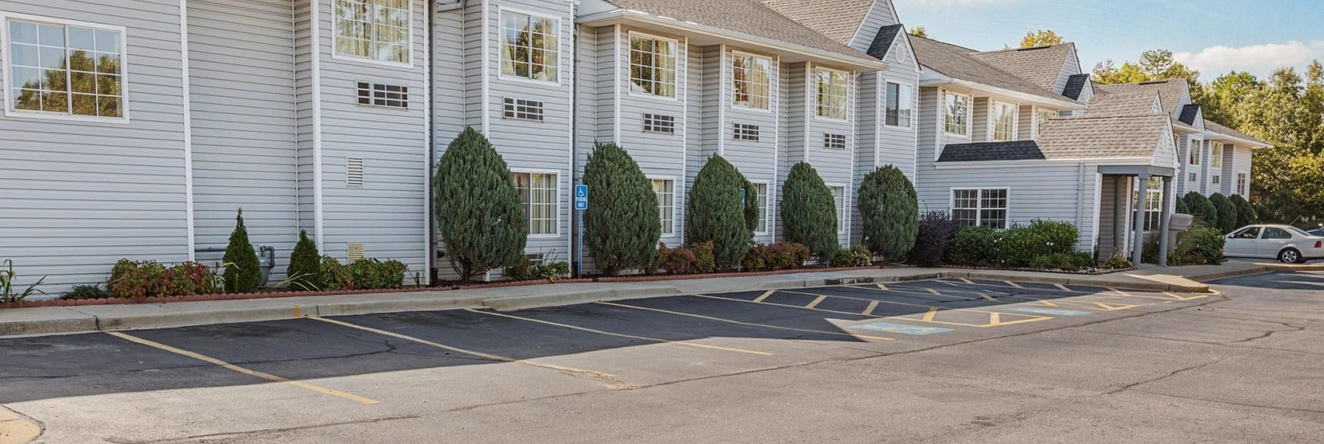 Motel 6 Simpsonville, SC - Greenville, 辛普森维尔 — 照片 1
