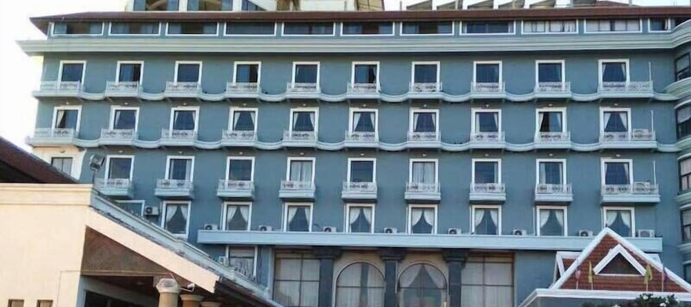 Nattirat Grand Hotel, 隆塞 — 照片 1