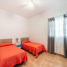 Lovely & Spacious Holiday Home With Private Swimming Pool, Туйнехе — фото 4