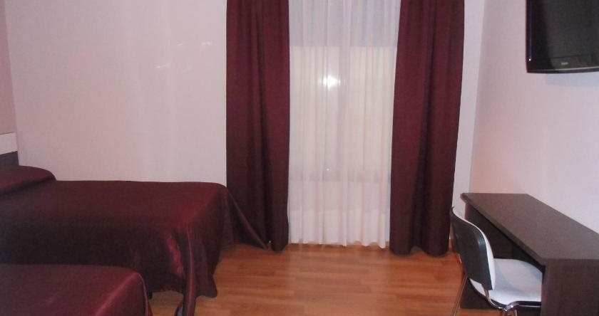 Area de Servicio Villamartín, 比利亚马丁-德拉阿瓦迪亚 — 照片 1