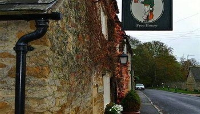 The Fox inn at Oddington, 下奥丁顿 — 照片 1