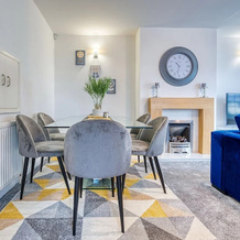 Modern 3 Bedroom 2 Bath Hse With Parking, Веднсбери — фото 2