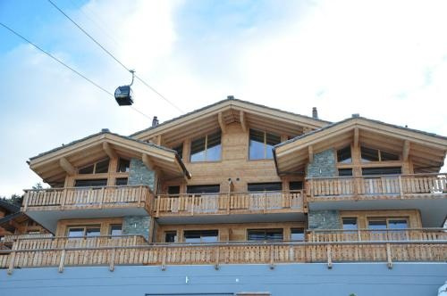 Ski In Ski Out Luxury & Mountain Apartments, Вейсона — фото 1