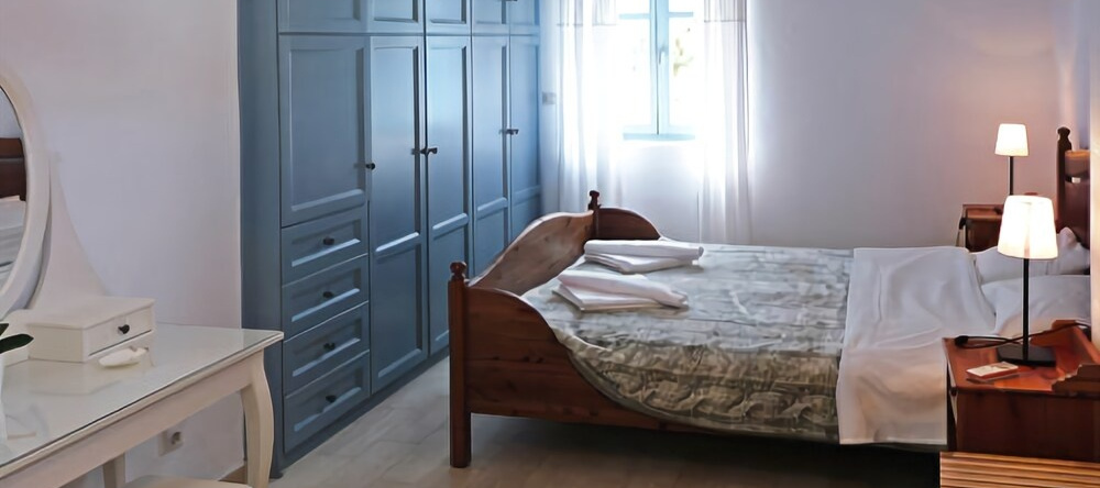 Emmanuela House, Otzias — photo 1