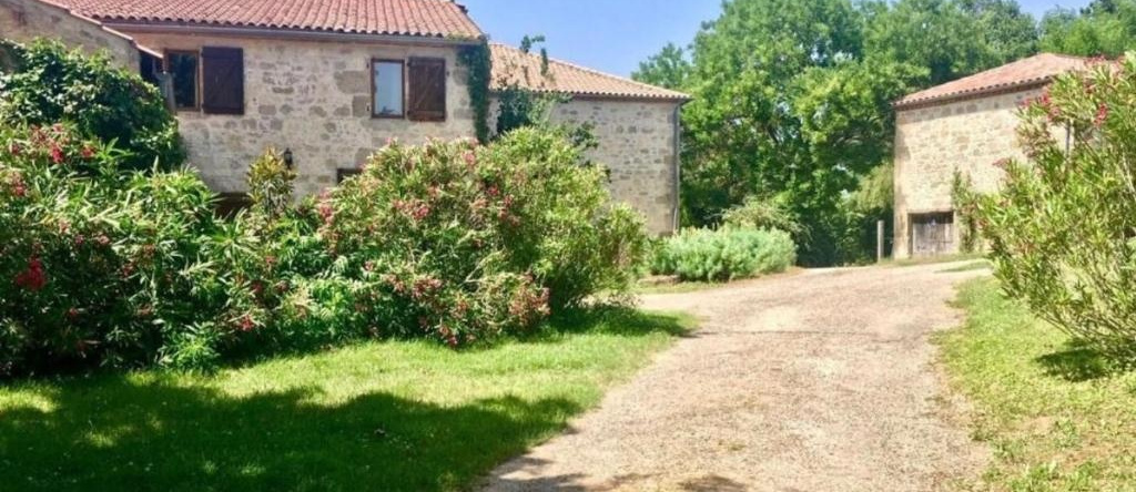 CHEZ SOPHIE -Chambres d’hotes, Gite et Gite équestre, 克莱蒙-德苏 — 照片 1