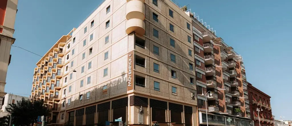 Mövenpick Hotel Bari, Bari — photo 1