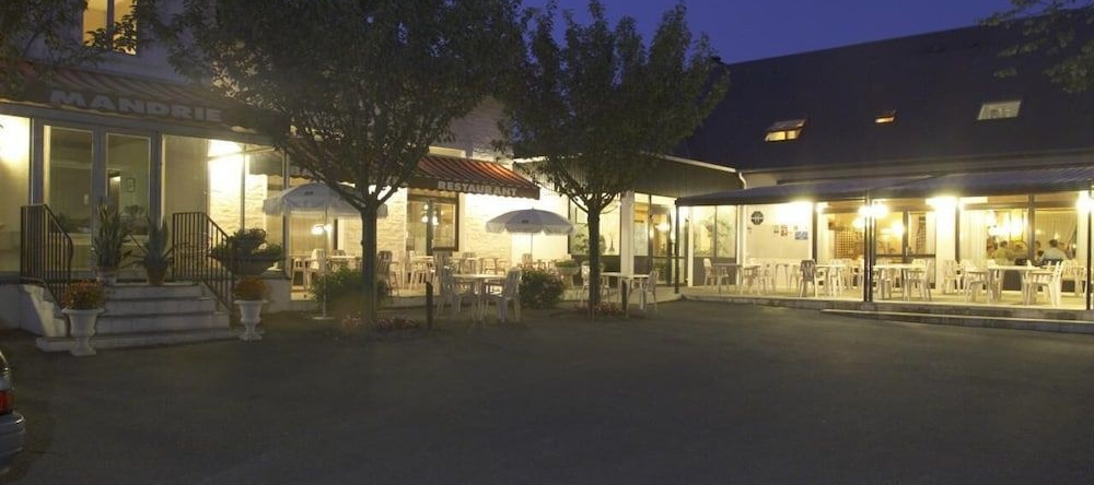 Logis Auberge de la Mandrie, 阿尔纳克-蓬帕杜 — 照片 1