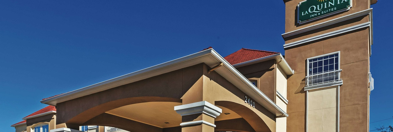 La Quinta Inn & Suites by Wyndham Angleton, Angleton — photo 1