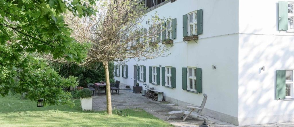 5 Sterne Ferienhaus Gut Stohrerhof am Ammersee in Bayern bis 11 Personen, 阿默湖畔迪森 — 照片 1