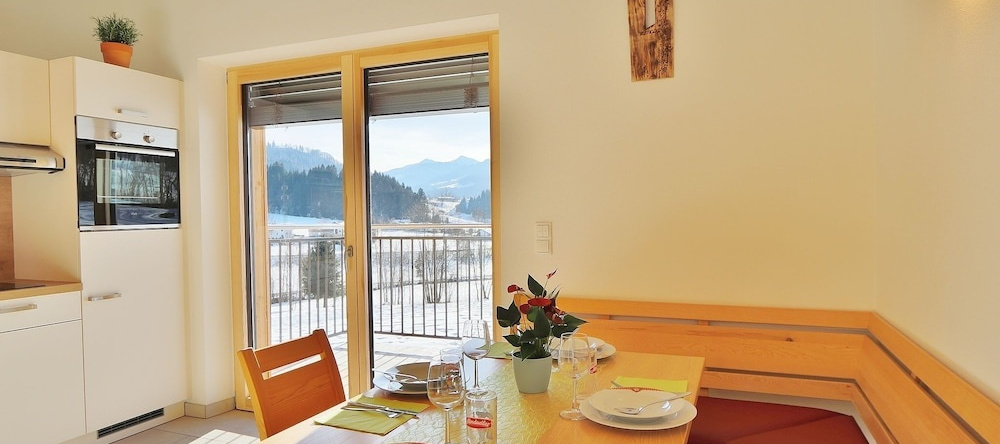 Sunlit Apartment near Forest in Itter, 伊特 — 照片 1