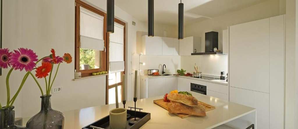 Villa Gelso park and private pool, lake view, ac,, 索亚诺-德尔-拉戈 — 照片 1