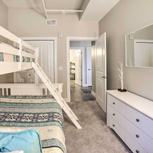 Luxe Manistee Condo W/ Balcony & River Views!, Манисти — фото 4