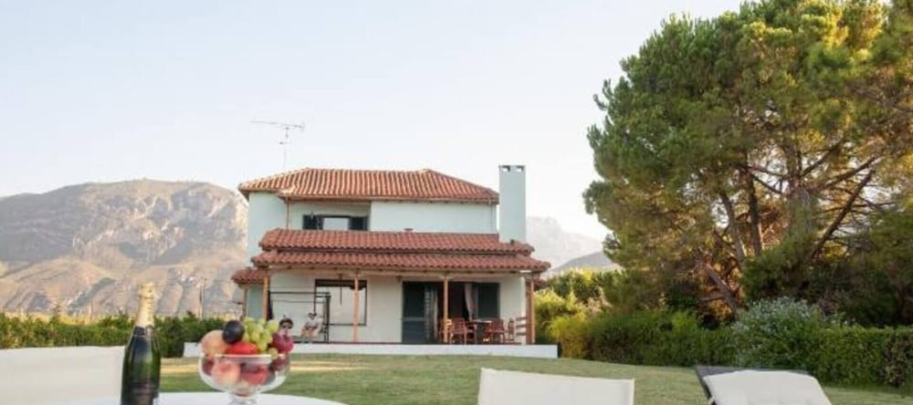 Seaside Villa In, Диакоптон — фото 1