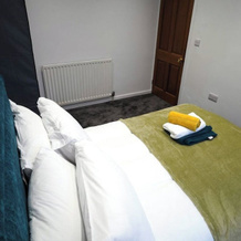 4 bed House - Private Garden - Free Parking, 纽敦纳兹 — 照片 5