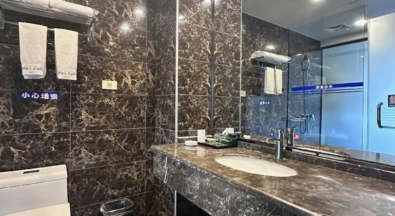 Longma Hotel, Mengzi — photo 1