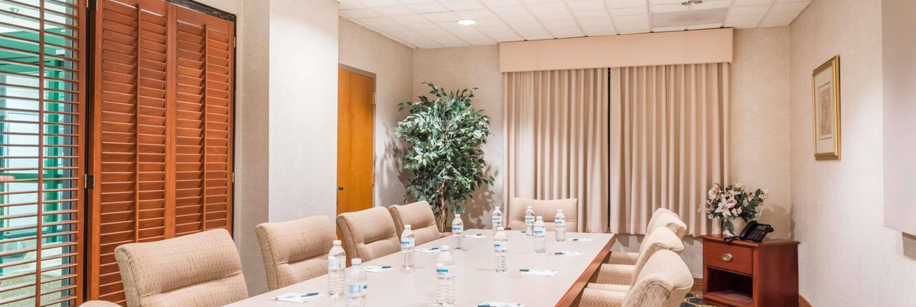 Holiday Inn Cleveland By Ihg, Кливленд — фото 1