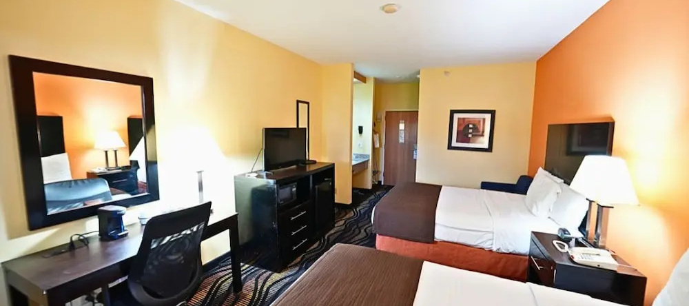 Rock Island Inn & Suites Streator IL, Streator — photo 1