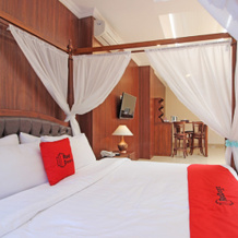 RedDoorz Premium @ The Garden Suites Solo, 苏拉卡尔塔 — 照片 3
