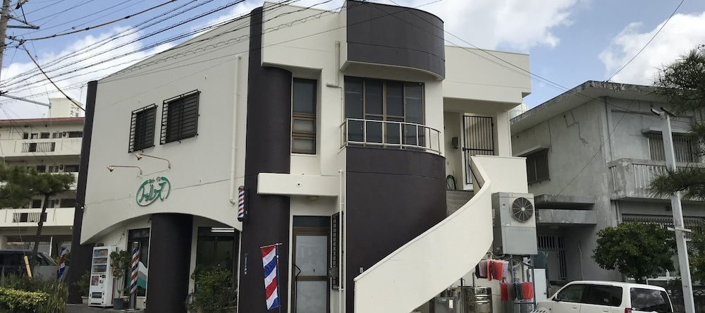 Cozy House In Urasoe, 浦添 — 照片 1