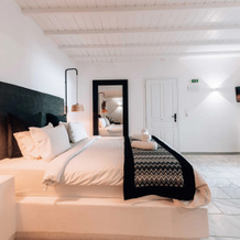 Mr and Mrs White Mykonos, Platis Gialos — photo 5