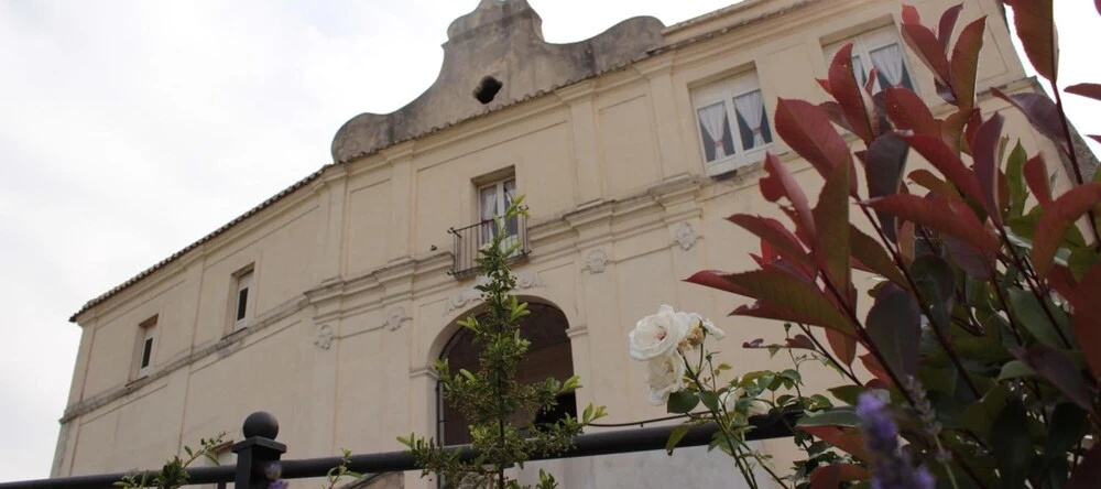 SANTA MARIA DEGLI ANGELI C OSPITALITà, 鲁维亚诺 — 照片 1