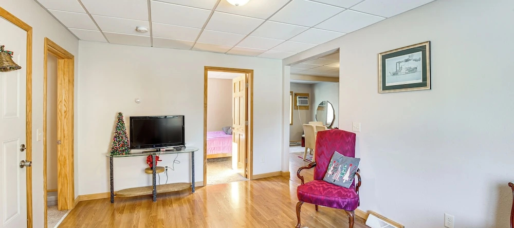 1 Mi to Downtown: Welcoming Winona Duplex, 威诺纳 — 照片 1