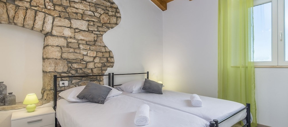 Beautiful Stone House with Large Garden And Private Pool, 塞利纳 — 照片 1