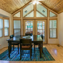 #32 The Cabins at Hyatt Lake - Sleeps 6 - Hot Tub, Ashland — photo 4