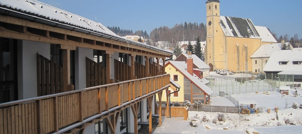 Garni & apartman hotel Albatros, Přední Výtoň — photo 1