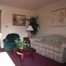 Cocca's Inn & Suites Route 7 Latham, Латем — фото 4