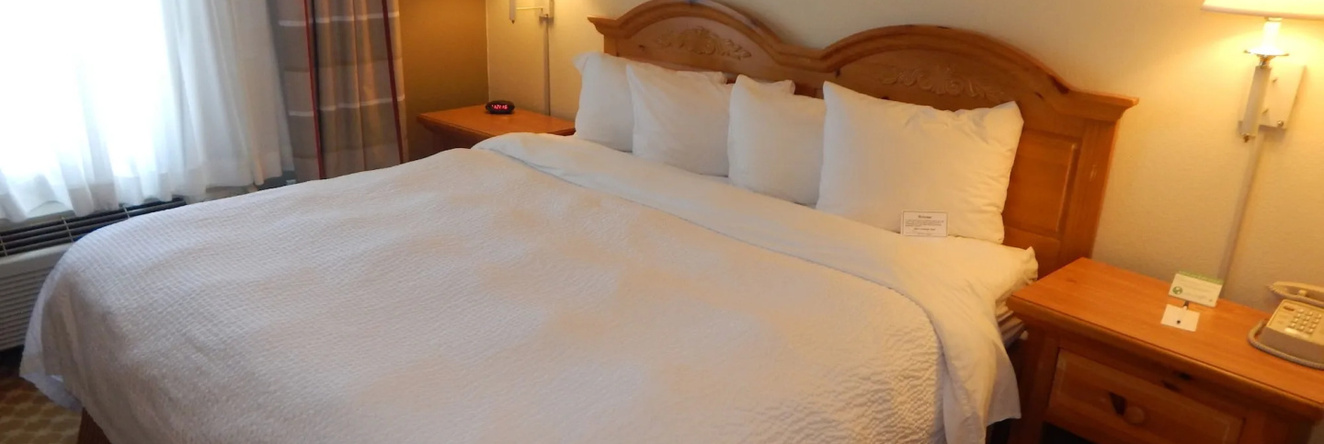 Lancaster Inn and Suites, Intercourse — photo 1