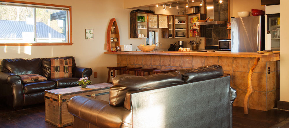 Big Fish Lodge, Port Renfrew — photo 1