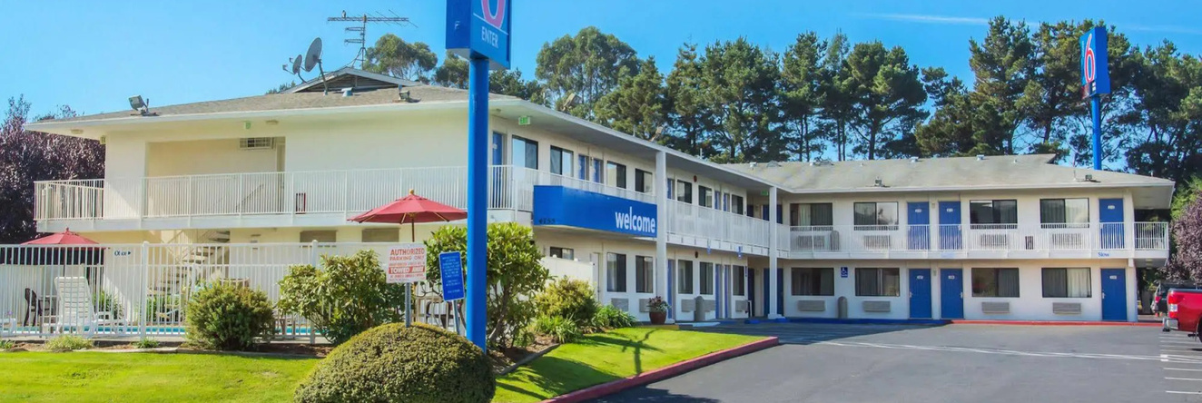 Motel 6 Arcata, CA - Cal Poly Humboldt, 阿尔克塔 — 照片 1