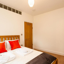 Redhill Garland- 1 bed 1 bath self contained ground floor flat, Redhill — photo 3