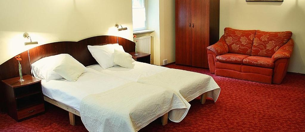 Hotel Przy Oślej Bramie - Zamek Książ, Walbrzych — photo 1