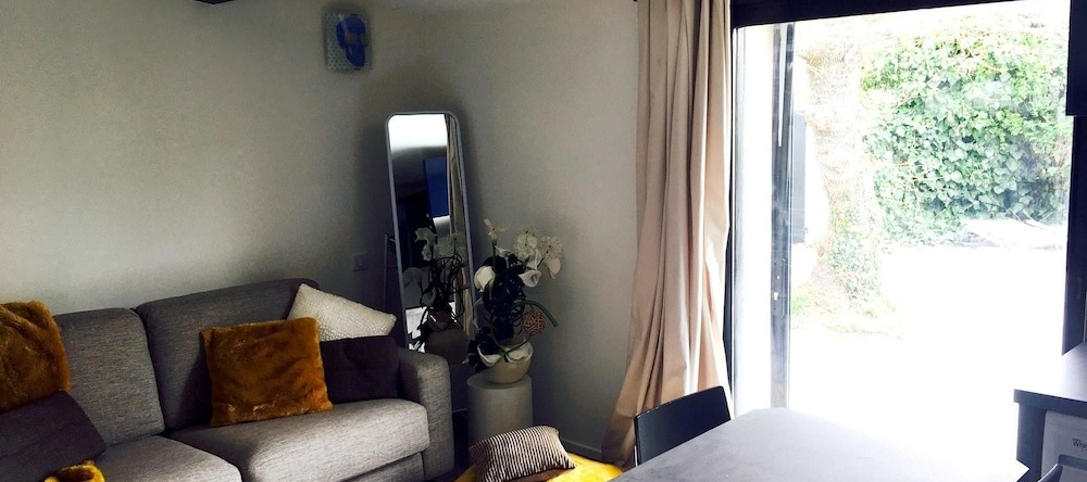 Studio in Roquefort-la-bédoule, With Enclosed Garden and Wifi - 4 km F, Roquefort-la-Bedoule — photo 1