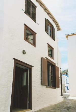 Alleyway House, 伊兹拉 — 照片 1