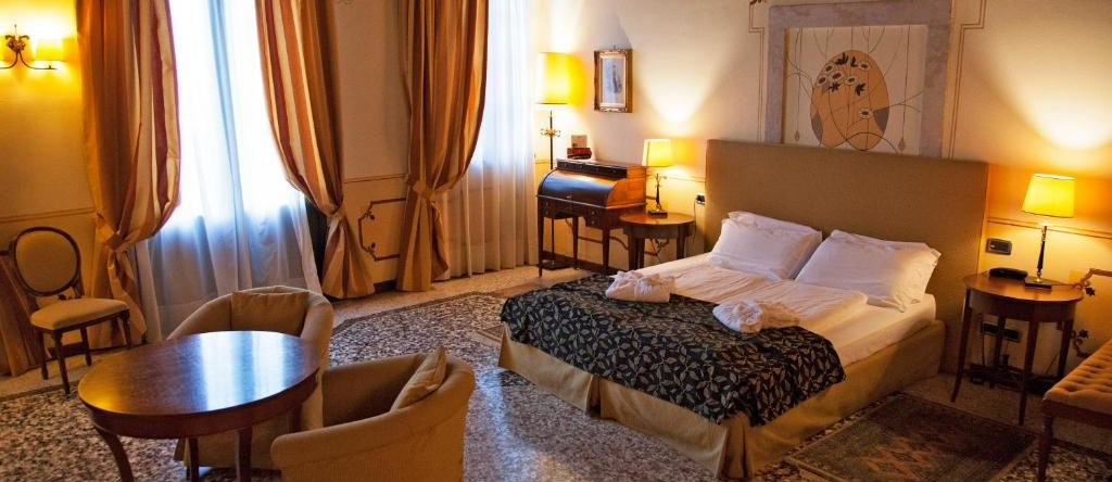 Hotel Villa Policreti, 阿维亚诺 — 照片 1
